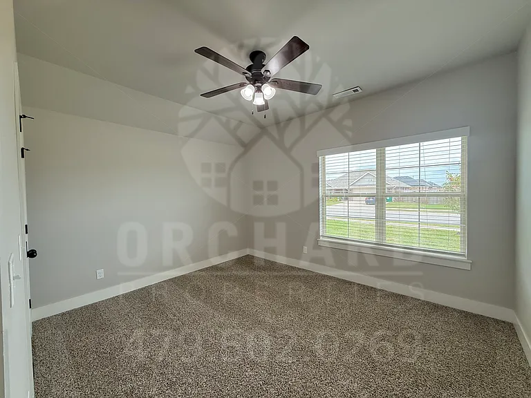 927 Fair Oaks St — Photo 18