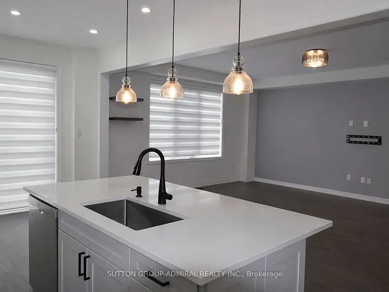 65 Barkerville Dr — Photo 10