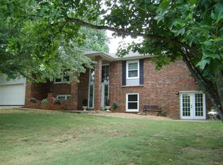 5731 S Farm Rd 135, Springfield, MO 65810