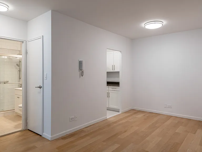 345 E 80th St #6J — Photo 3