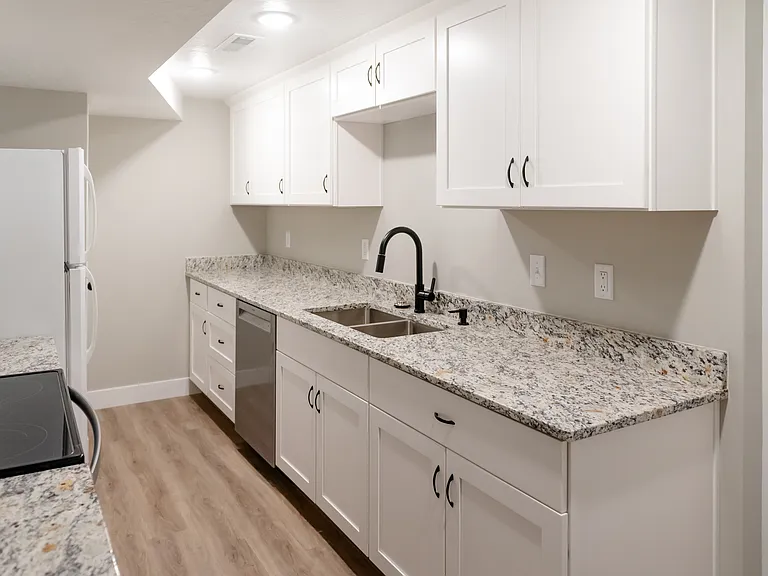 1024 S 680 W — Photo 8