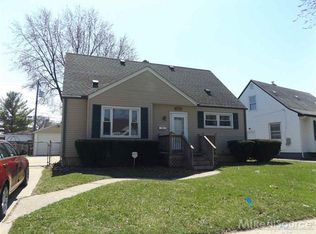 16714 Sarmorr St, Roseville, MI 48066