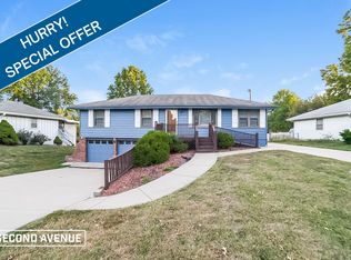 117 SW 20th Ter, Oak Grove, MO 64075