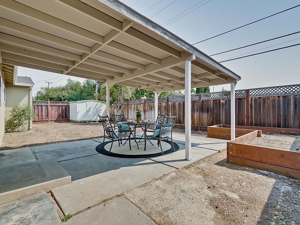 2nd image of 686 Harriet Ave