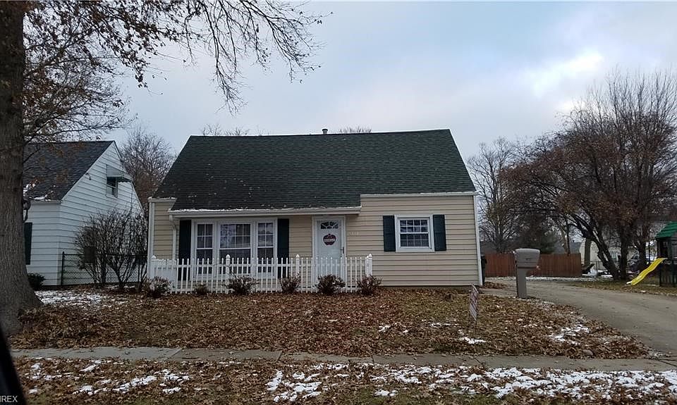 1st image of 1353 Curtis Ave