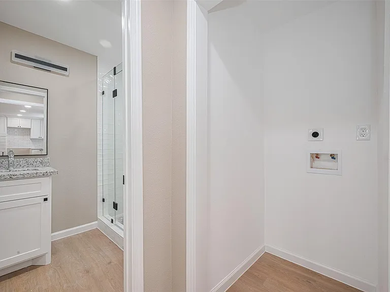 2516 Craigmont St — Photo 12
