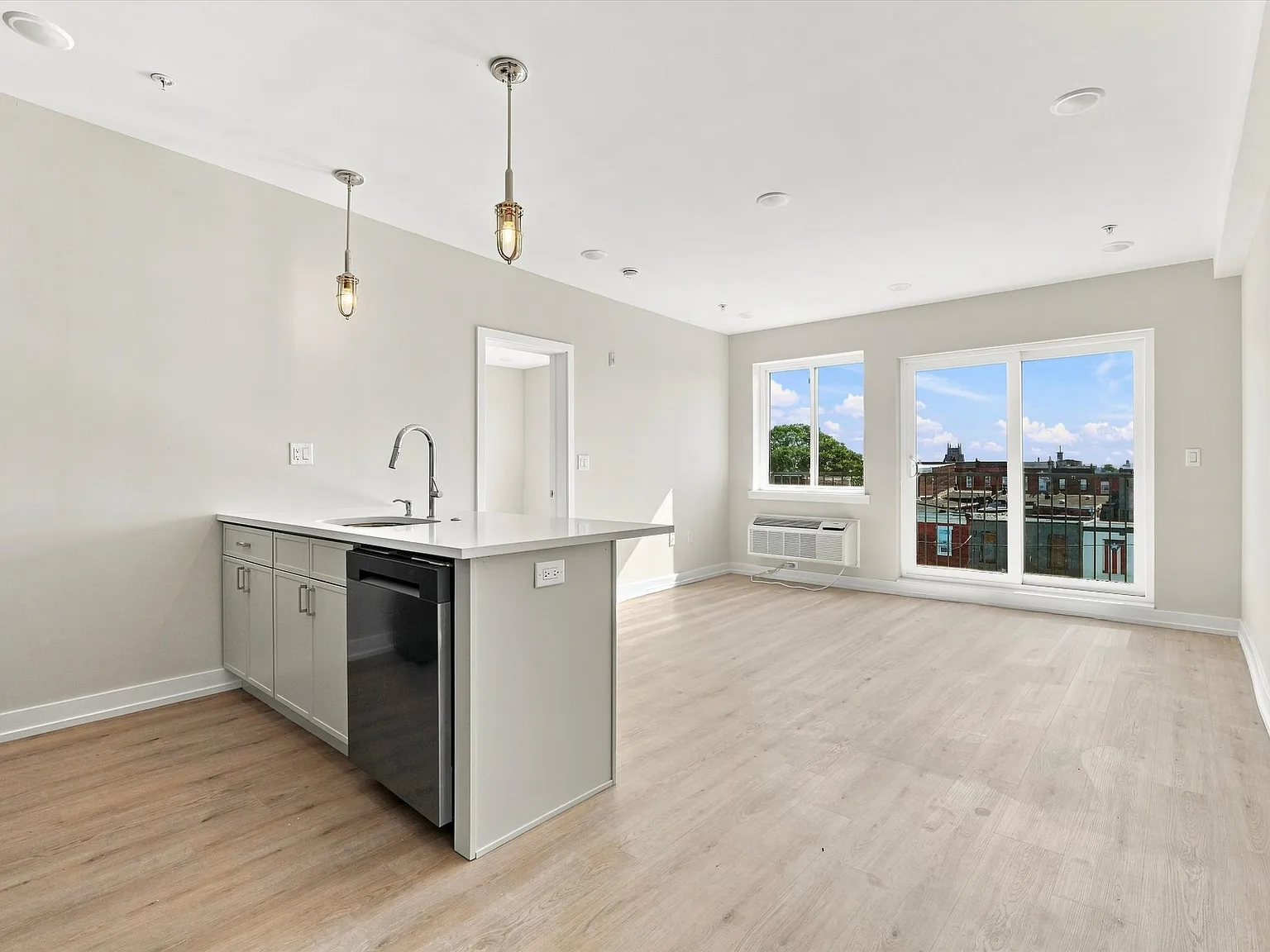 2523 N Fairhill St — Photo 3