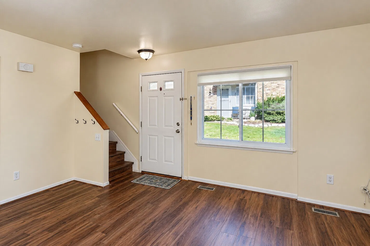 2 bed, 800 sqft, $2,200 — Photo 4