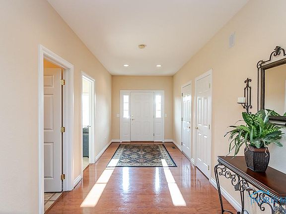4th image of 3861 Windward Dr