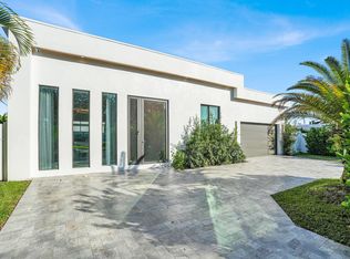 828 NW 2nd Avenue, Boca Raton, FL 33432