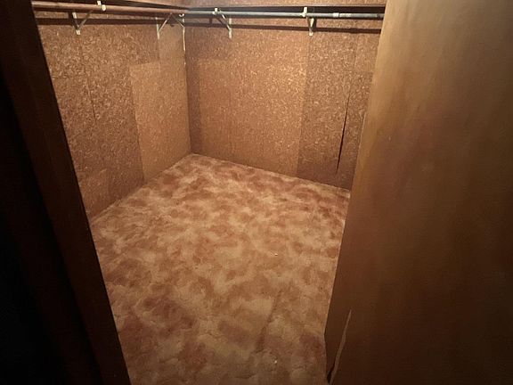 3rd image of 518 Woodland Cir