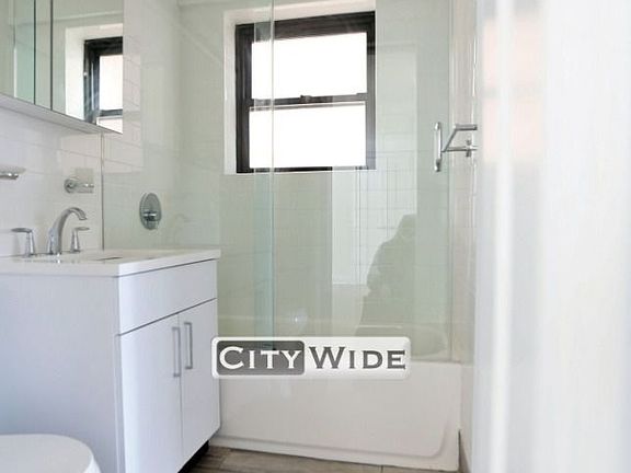 5th image of 145 E 16th St APT 15N