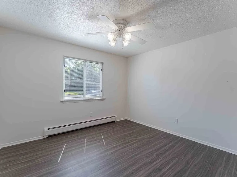 Creek Hill Apartment Homes — Photo 17