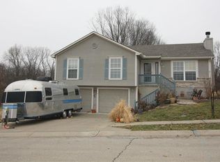 2002 W Springs Way, Excelsior Springs, MO 64024