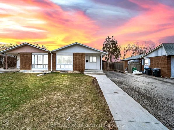 64 Drake Blvd, Brampton, ON L6T 3K9