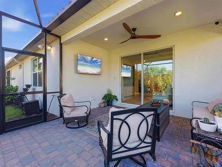 25029 Pearl Lake Cir — Photo 38