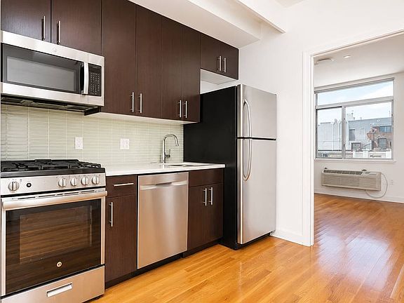 2nd image of 192 Noll St #2E