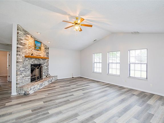 2nd image of 111 Northaven St