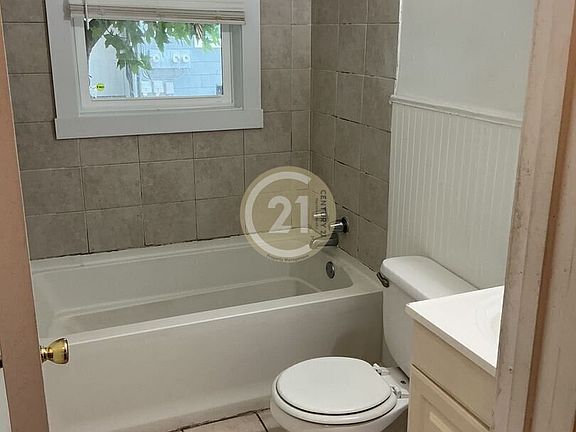 4th image of 9321 Chelsea Ave #2