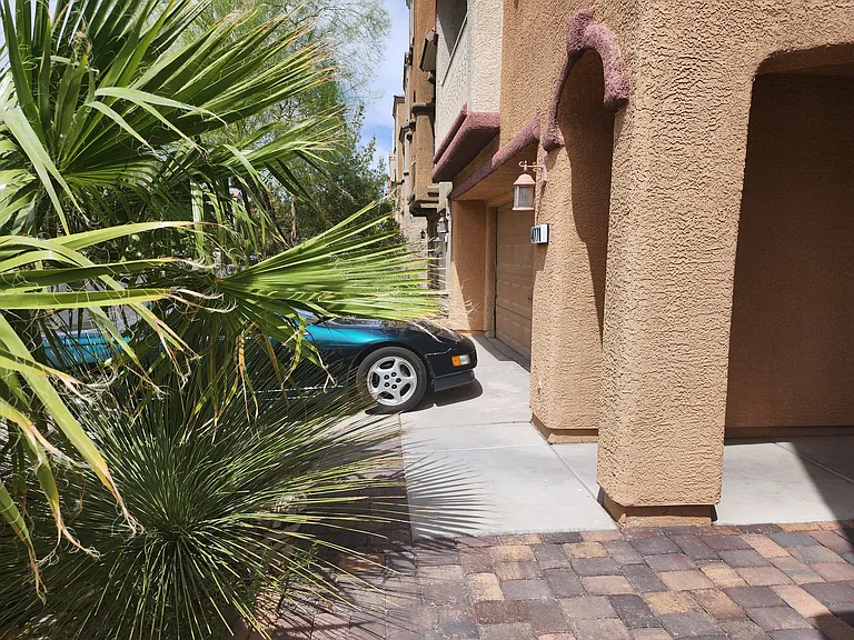 4770 Cortina Rancho St #2 — Photo 47