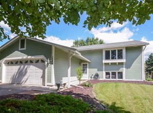 1289 Fallbrook Ln, Woodbury, MN 55125