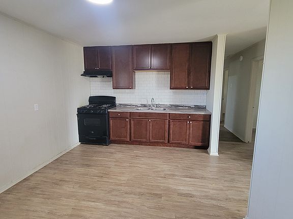 3rd image of 1431 Griffin Ln