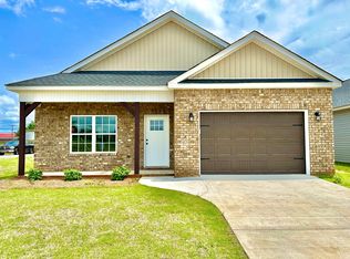 243 Beau Claire Cir, Byron, GA 31008