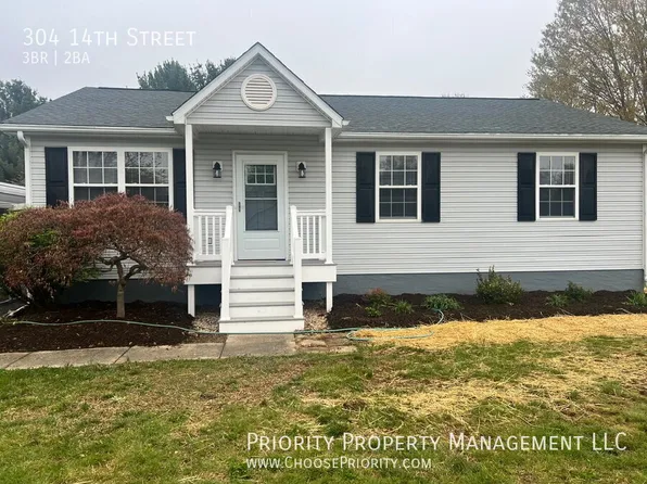 304 14th St, Grottoes, VA 24441