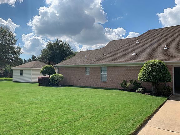 5th image of 266 Rivertrace Dr