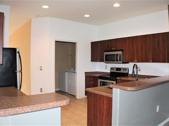4th image of 368 Eppinger Dr
