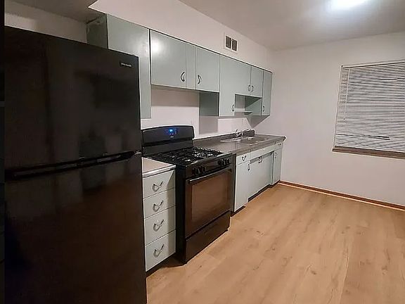 4th image of 444 E 200th St #4-10503