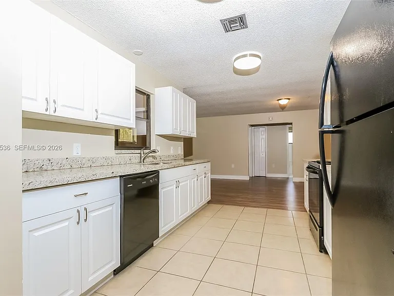 1434 SW Broadview St — Photo 9