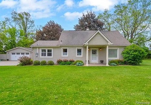 710 Hartland Dr Photo 1