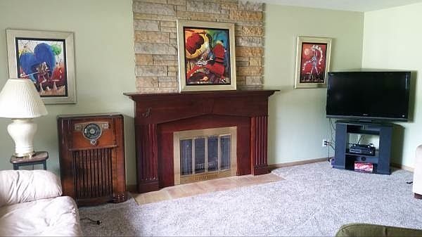 2nd image of 1116 S Hill Dr