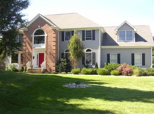 6 Blueberry Ln, Green Township, NJ 07821