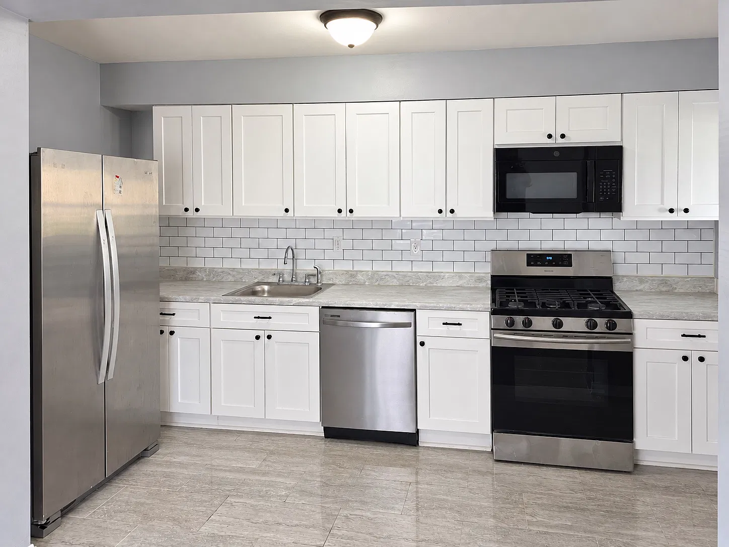 4 bed, 1024 sqft, $2,250 — Photo 3