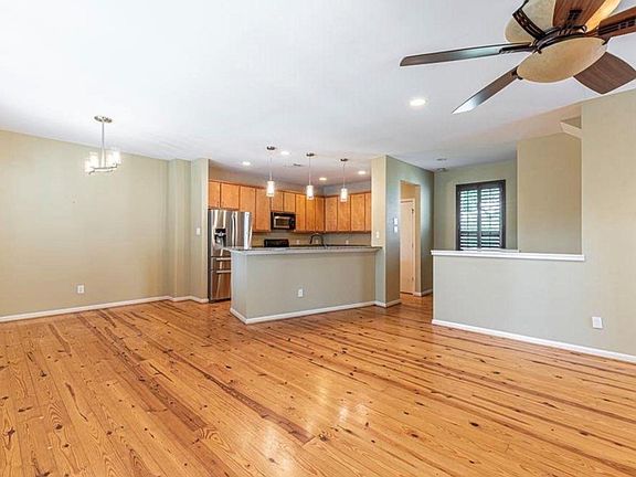 5th image of 4308 Lillian St APT D