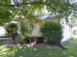 221 S Main St, Grayville, IL 62844