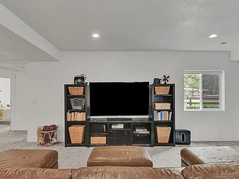 15692 Paiute Cir — Photo 22