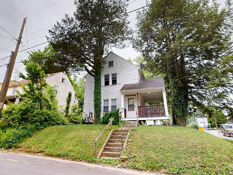 225 Atcheson Ave — Photo 1