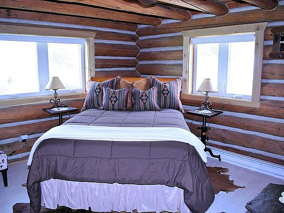 Master Bedroom (upstairs)