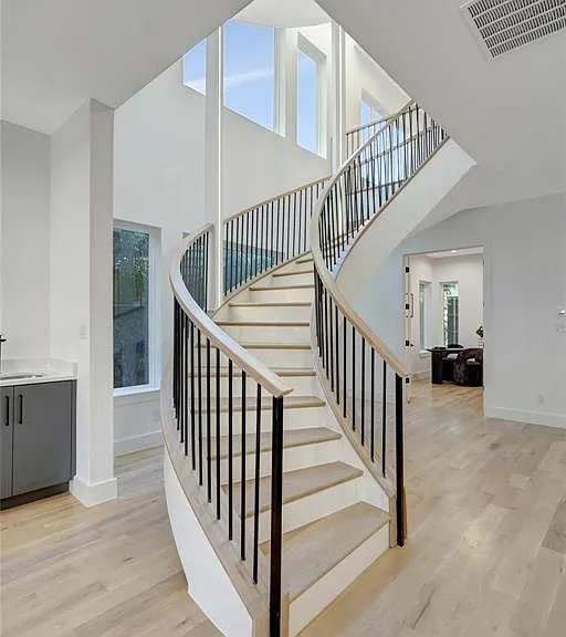 3720 Fairfax Ave — Photo 6