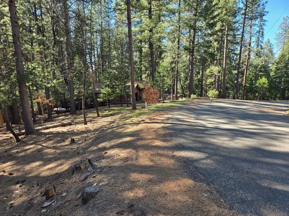 5701 Lupin Ln, Pollock Pines, CA 95726
