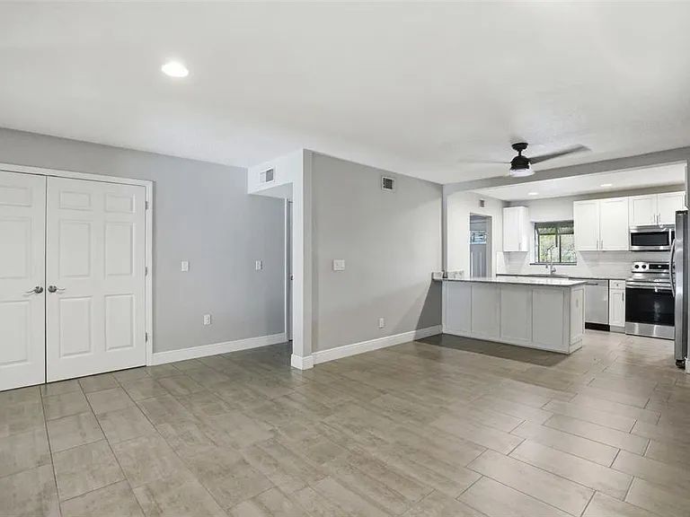 727 N Himes Ave — Photo 21
