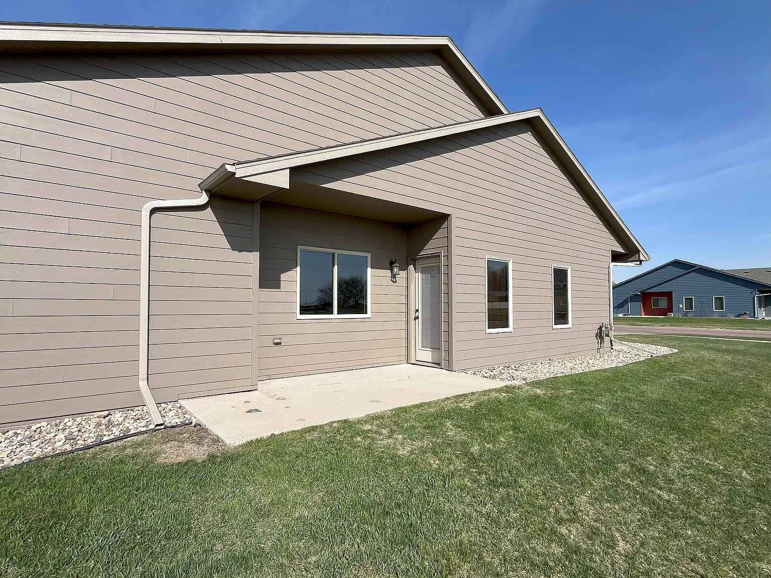 3 bed, 1366 sqft, $1,900 — Photo 3