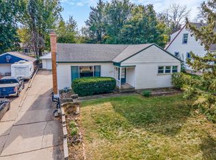 615 Quinlan Ln, Woodstock, IL 60098