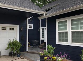 25 E Harrison Ave, Cottage Grove, OR 97424