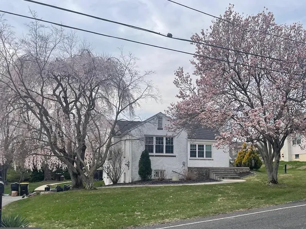 121 Mac Dade Rd, Phoenixville, PA 19460