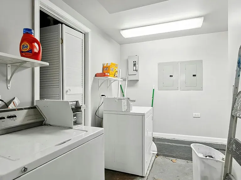 3633 N Paulina St #2 — Photo 6