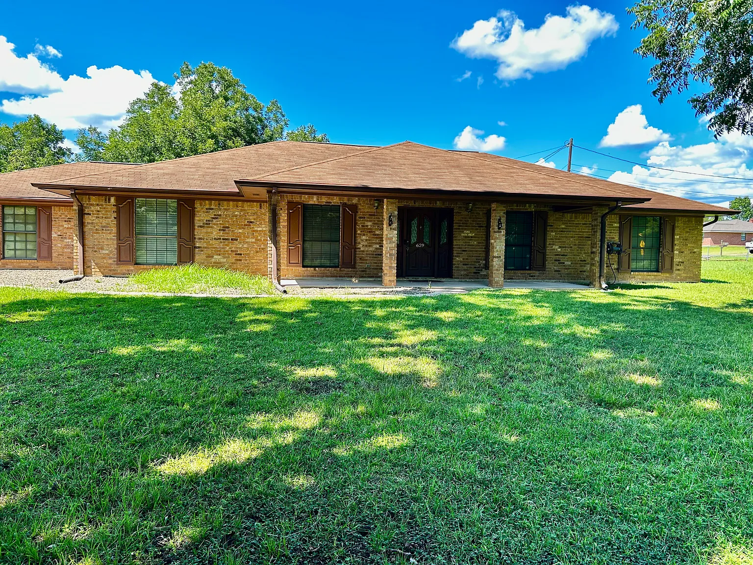 3 bed, 2.5 bath, 2244 sqft, $1,850 — Photo 2